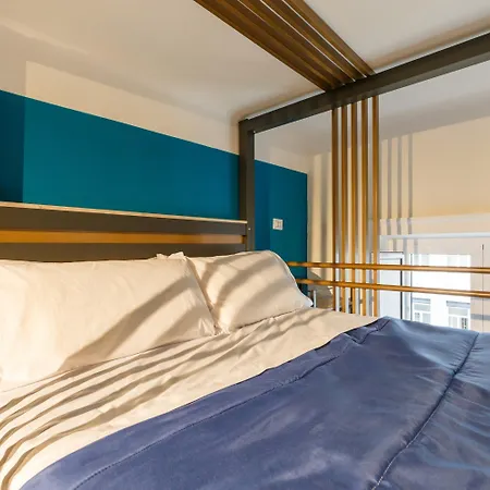 Station & Неаполь