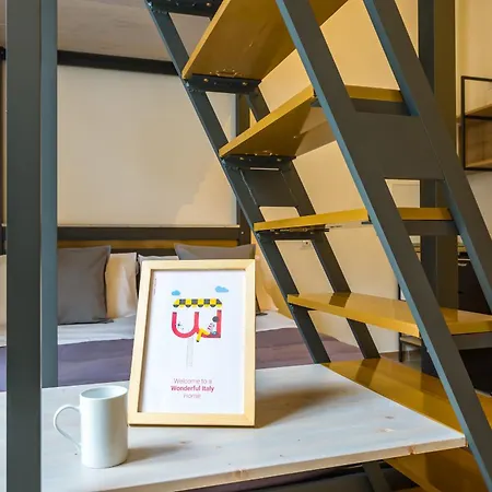 Station & Apartment Naples